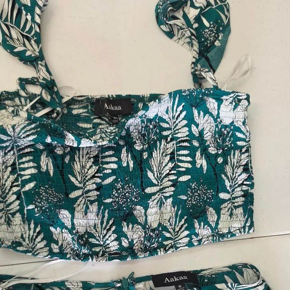 unbranded aakaa green